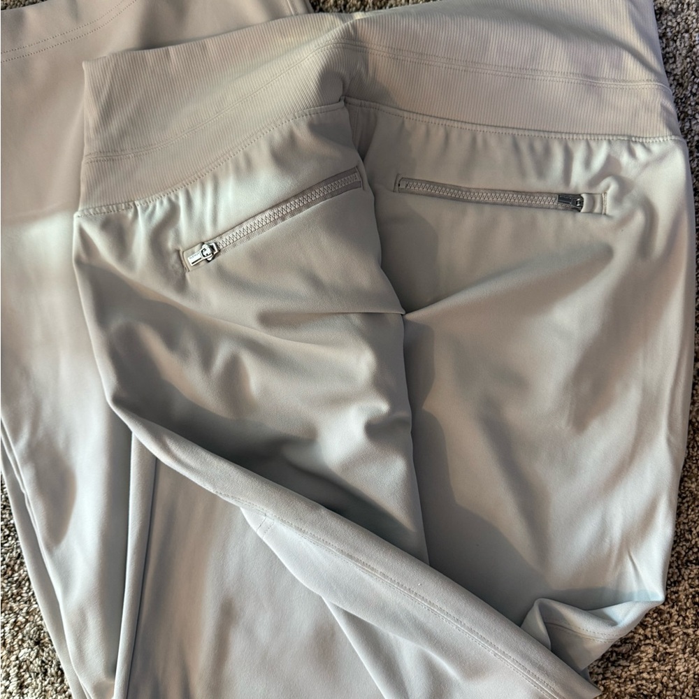 Athleta Venice High Rise Wide Leg Pant Abalone | Size Medium | Excellent - Picture 2 of 2